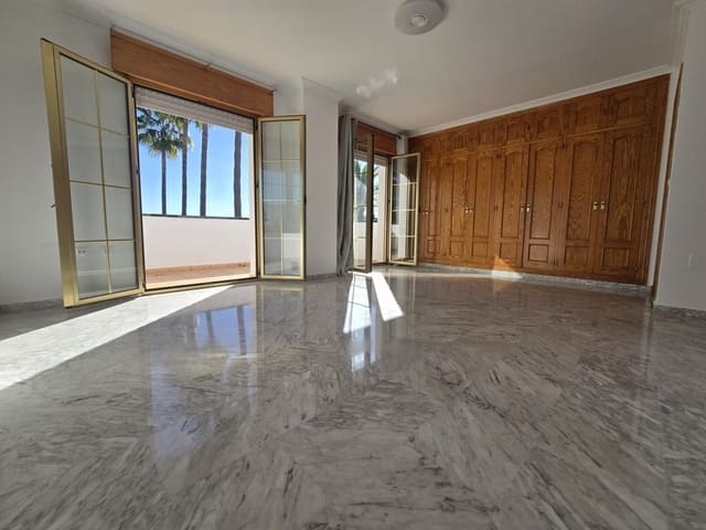 4 slaapkamer Villa te koop in Mijas Costa, Mijas met zwembad garage - € 895.000 (Ref: 9468085)