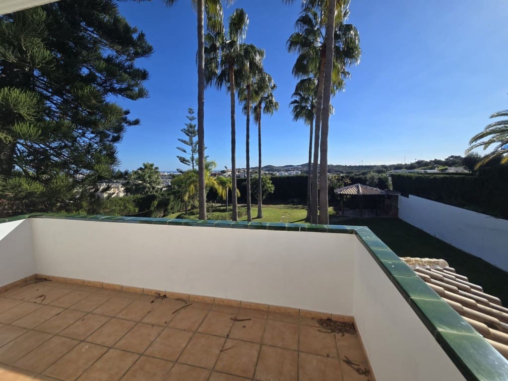 4 Zimmer Villa zu verkaufen in Mijas Costa mit Pool Garage - 895.000 € (Ref: 9468085)