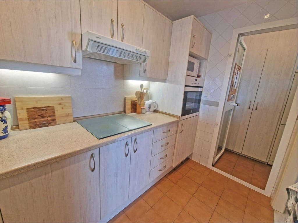 2 bedroom Apartment for sale in Calahonda with pool garage - € 349,950 (Ref: 9468086)