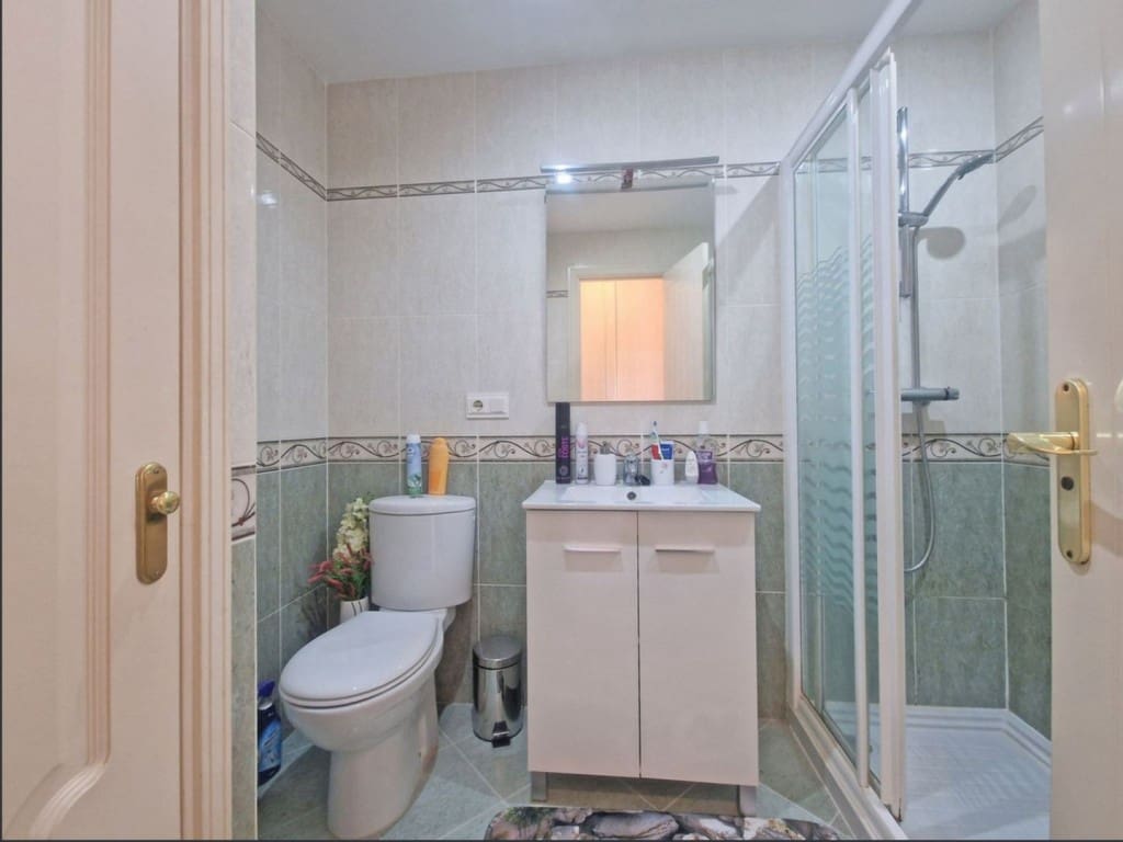 2 bedroom Apartment for sale in Calahonda with pool garage - € 349,950 (Ref: 9468086)