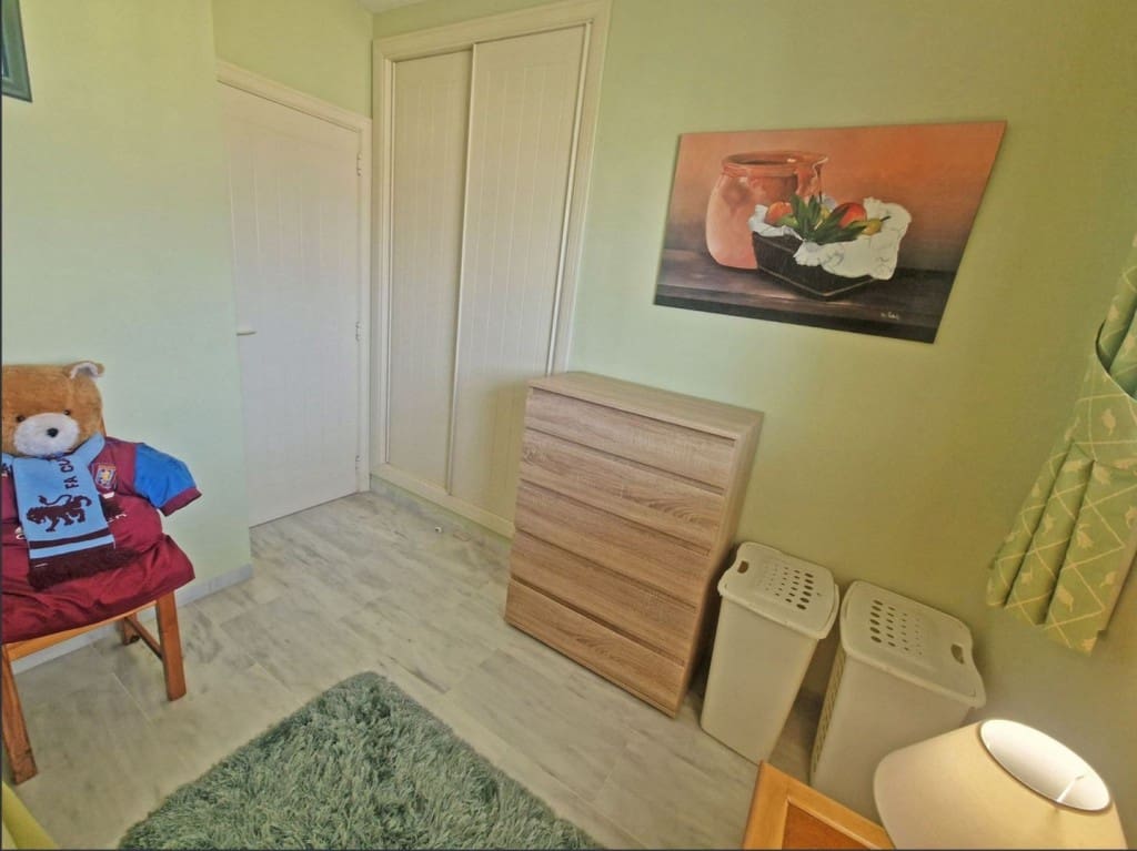 2 bedroom Apartment for sale in Calahonda with pool garage - € 349,950 (Ref: 9468086)