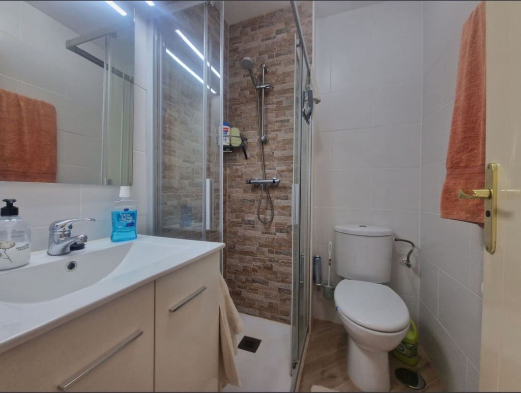 2 bedroom Apartment for sale in Calahonda with pool garage - € 349,950 (Ref: 9468086)