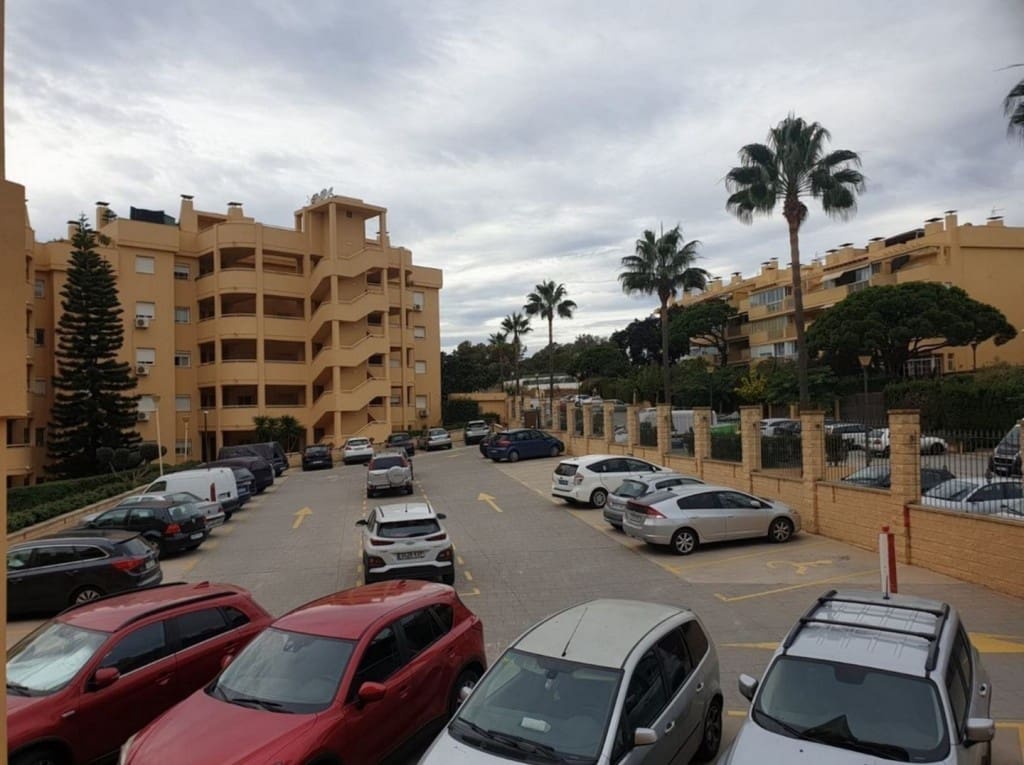 2 bedroom Beach Apartment for sale in Calahonda with pool garage - € 354,000 (Ref: 9468088)
