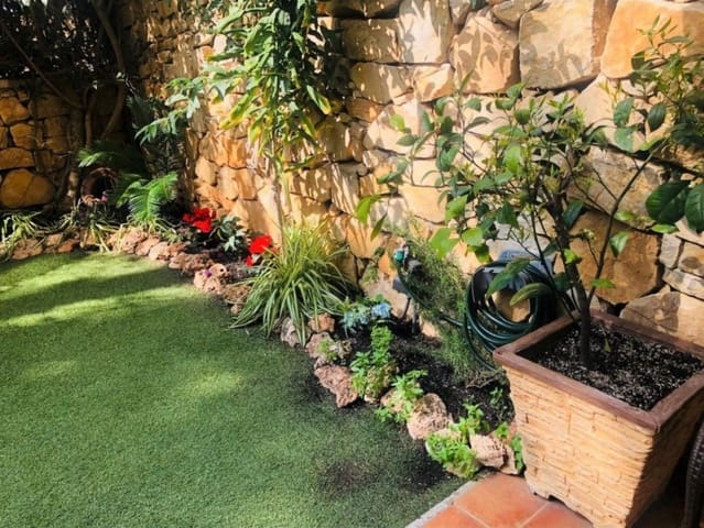 2 bedroom Beach Apartment for sale in Calahonda, Mijas with pool garage - € 354,000 (Ref: 9468088)