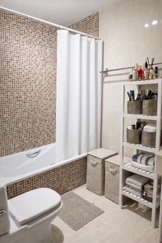 Apartamento de 3 habitaciones en La Cala Hills, Mijas en venta con piscina garaje - 375.000 € (Ref: 9501814)