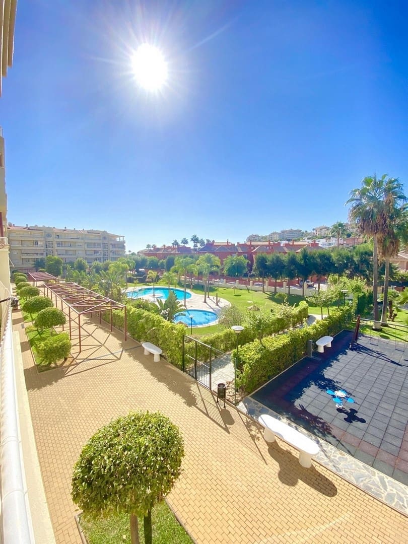 Apartamento de 3 habitaciones en La Cala Hills en venta con piscina garaje - 375.000 € (Ref: 9501814)