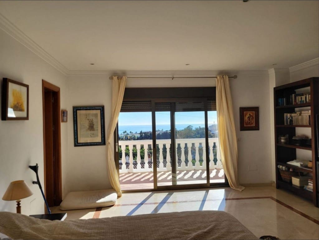 Chalet de 7 habitaciones en Marbella en venta con piscina garaje - 1.850.000 € (Ref: 9511961)