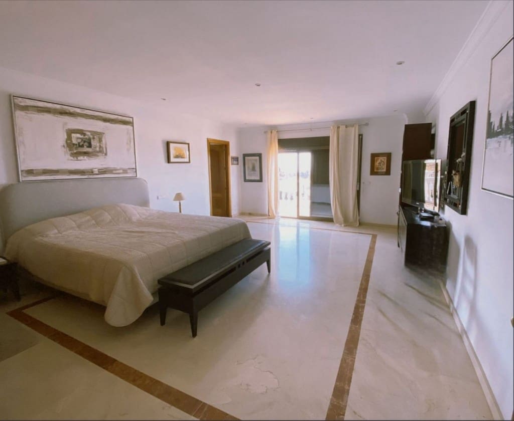 Chalet de 7 habitaciones en Marbella en venta con piscina garaje - 1.850.000 € (Ref: 9511961)