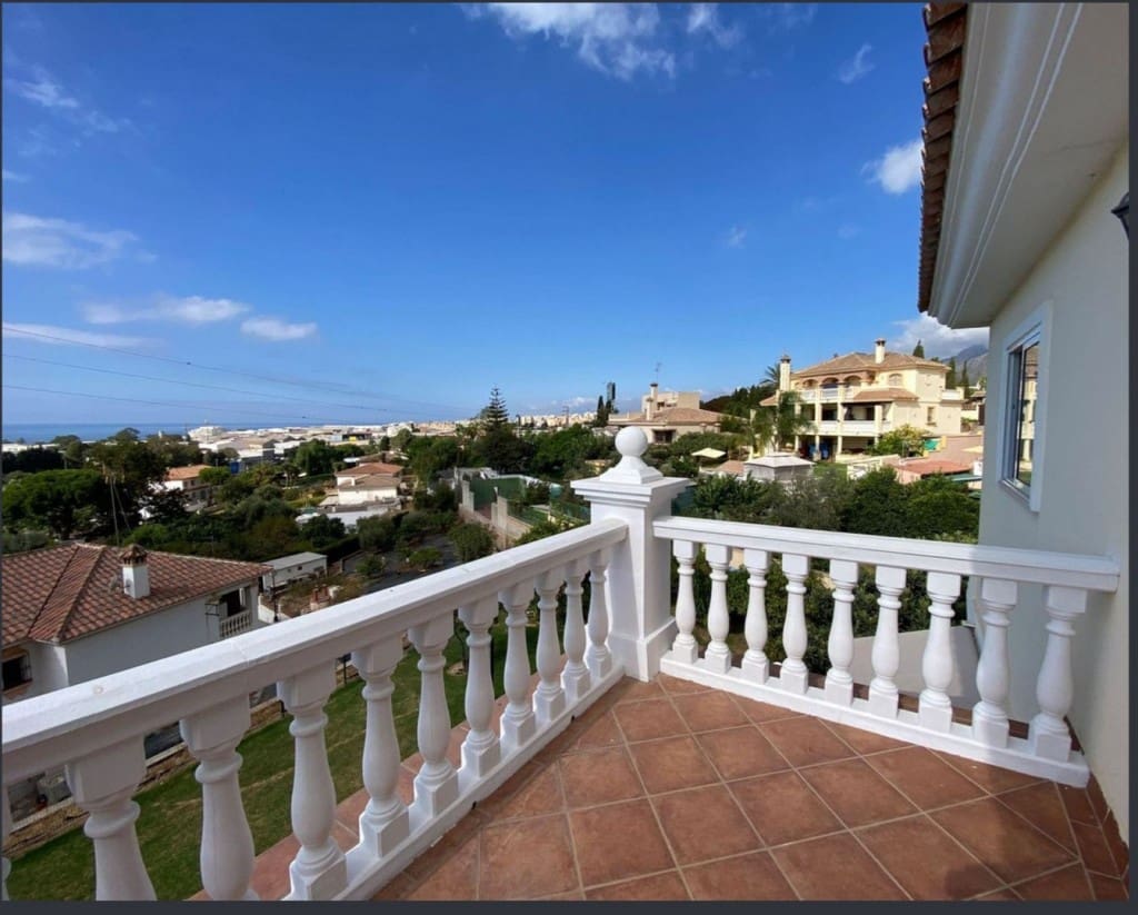 Chalet de 7 habitaciones en Marbella en venta con piscina garaje - 1.850.000 € (Ref: 9511961)