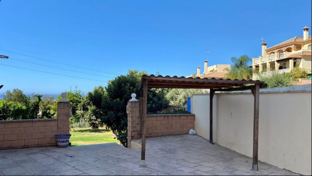 Chalet de 7 habitaciones en Marbella en venta con piscina garaje - 1.850.000 € (Ref: 9511961)