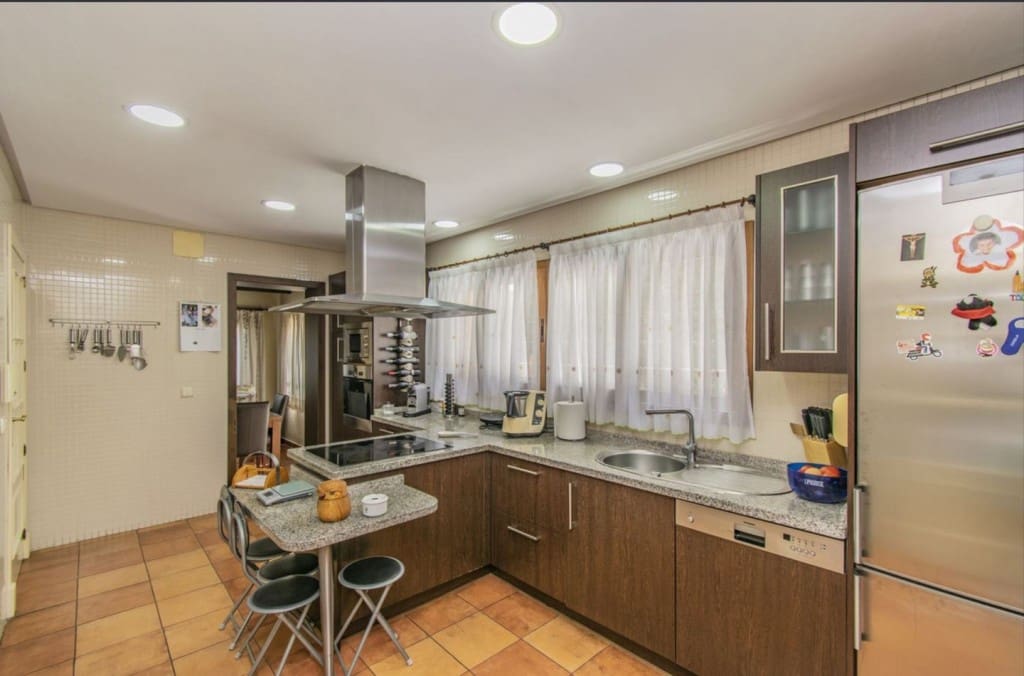 5 camera da letto Villa in vendita in Marbella con piscina garage - 1.995.000 € (Rif: 9518403)