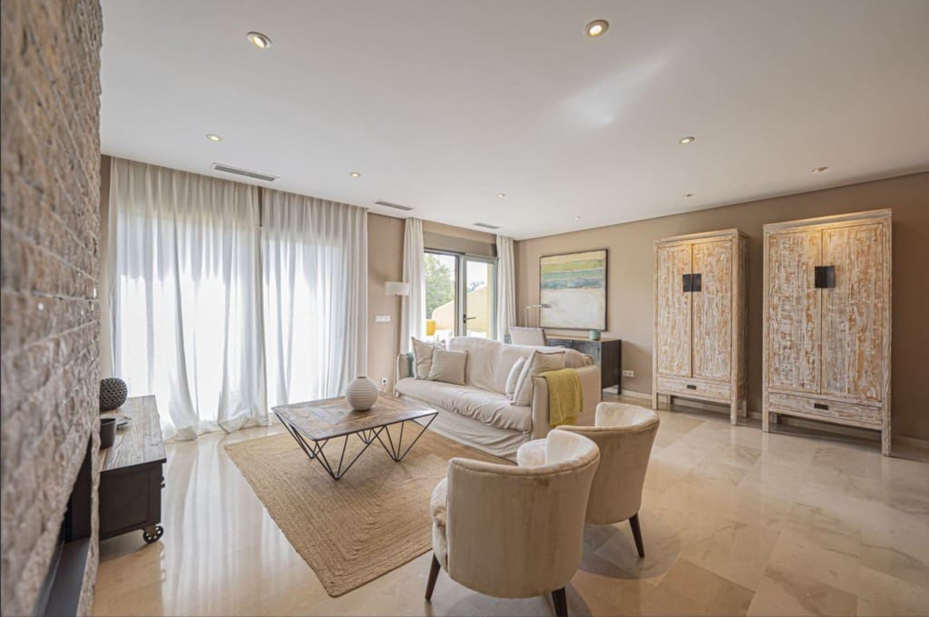 Casa de 2 habitaciones en Marbella en venta con piscina garaje - 850.000 € (Ref: 9518404)