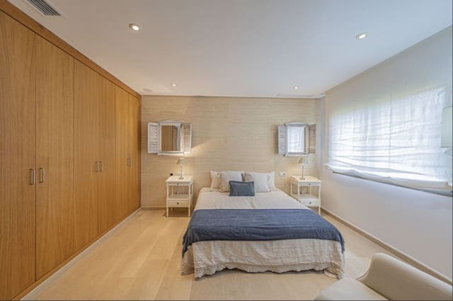 Casa de 2 habitaciones en Marbella en venta con piscina garaje - 850.000 € (Ref: 9518404)