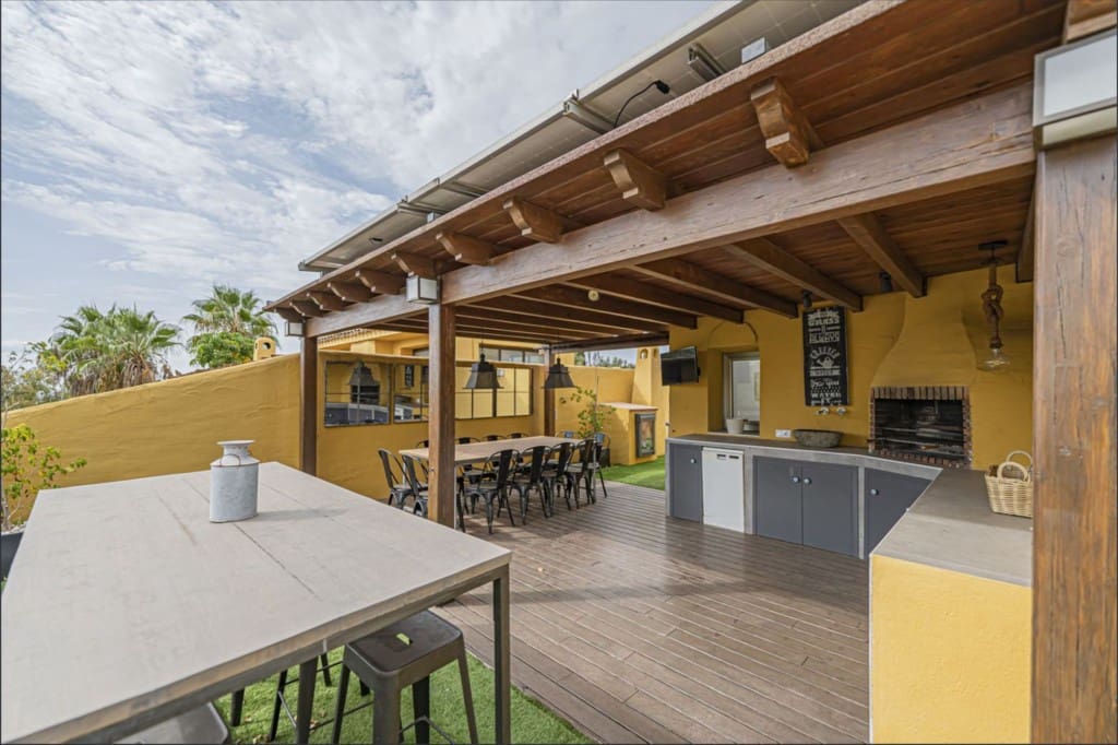 Casa de 2 habitaciones en Marbella en venta con piscina garaje - 850.000 € (Ref: 9518404)