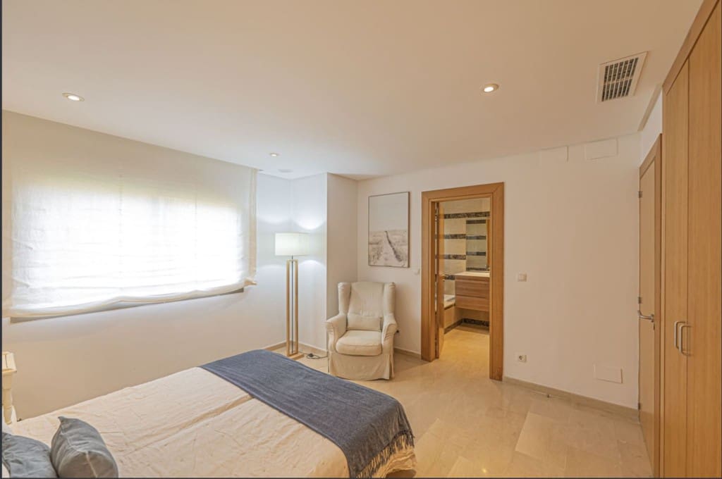 Casa de 2 habitaciones en Marbella en venta con piscina garaje - 850.000 € (Ref: 9518404)