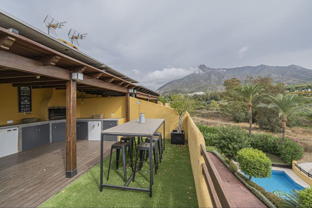 Casa de 2 habitaciones en Marbella en venta con piscina garaje - 850.000 € (Ref: 9518404)