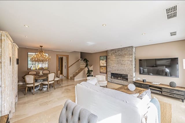 Casa de 2 habitaciones en Marbella en venta con piscina garaje - 850.000 € (Ref: 9518404)