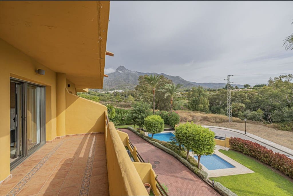 Casa de 2 habitaciones en Marbella en venta con piscina garaje - 850.000 € (Ref: 9518404)