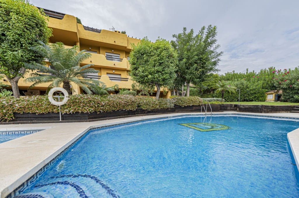 Casa de 2 habitaciones en Marbella en venta con piscina garaje - 850.000 € (Ref: 9518404)