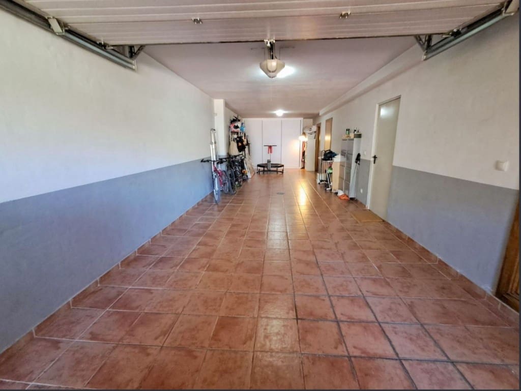 3 soveværelse Byhus til salg i Marbella med swimmingpool garage - € 785.000 (Ref: 9518405)