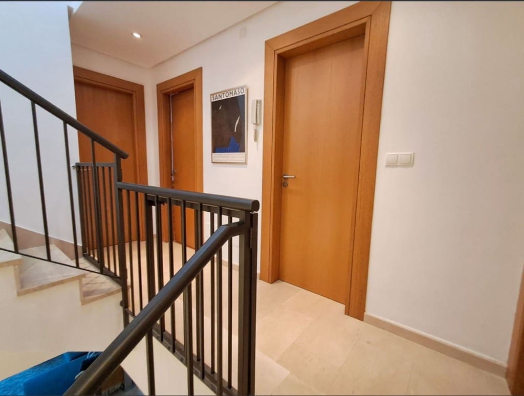 3 soveværelse Byhus til salg i Marbella med swimmingpool garage - € 785.000 (Ref: 9518405)