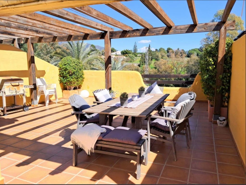 3 soveværelse Byhus til salg i Marbella med swimmingpool garage - € 785.000 (Ref: 9518405)