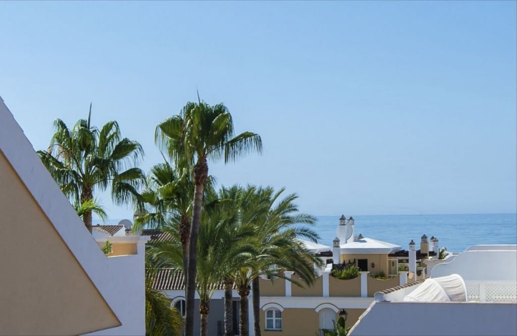 2 bedroom Townhouse for sale in Los Monteros with pool garage - € 1,150,000 (Ref: 9518406)