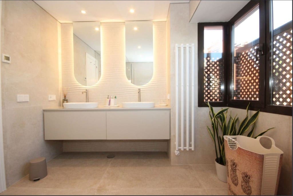 2 bedroom Townhouse for sale in Los Monteros with pool garage - € 1,150,000 (Ref: 9518406)