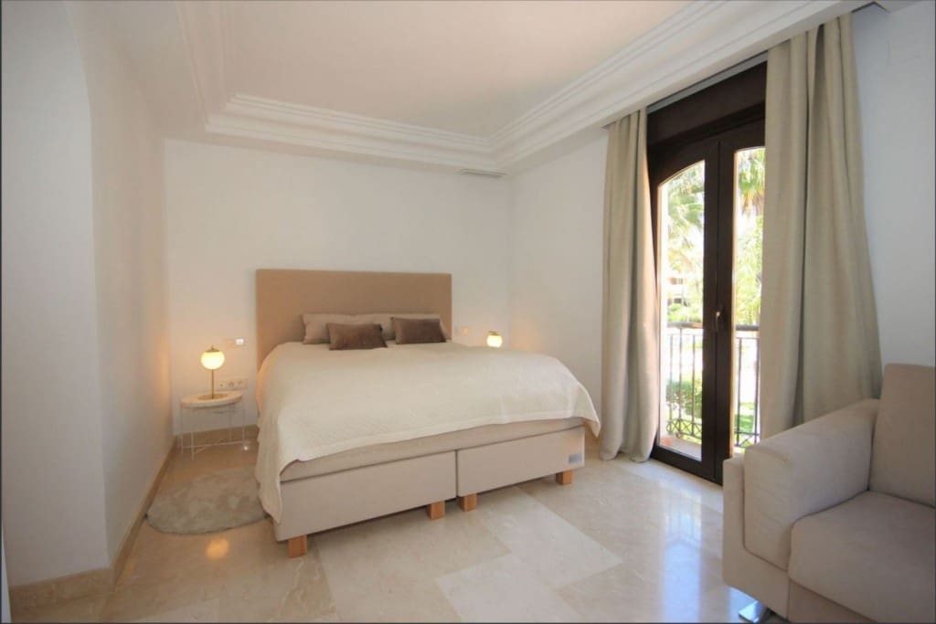 2 bedroom Townhouse for sale in Los Monteros with pool garage - € 1,150,000 (Ref: 9518406)