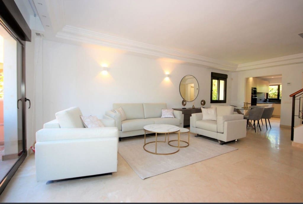2 bedroom Townhouse for sale in Los Monteros with pool garage - € 1,150,000 (Ref: 9518406)