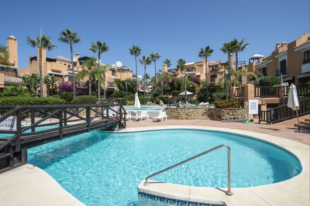 2 bedroom Townhouse for sale in Los Monteros with pool garage - € 1,150,000 (Ref: 9518406)