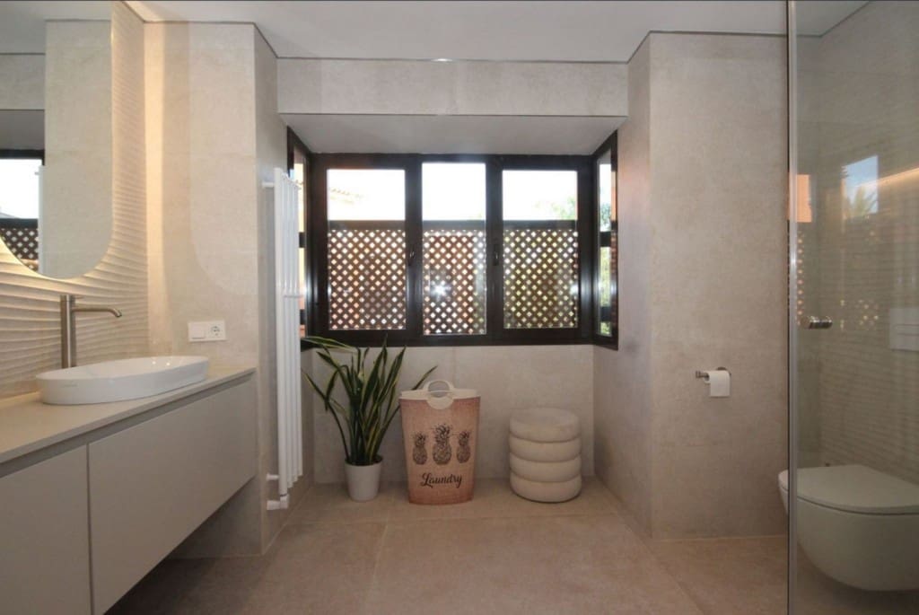 2 bedroom Townhouse for sale in Los Monteros with pool garage - € 1,150,000 (Ref: 9518406)