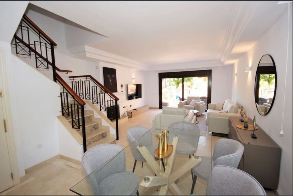 2 bedroom Townhouse for sale in Los Monteros with pool garage - € 1,150,000 (Ref: 9518406)