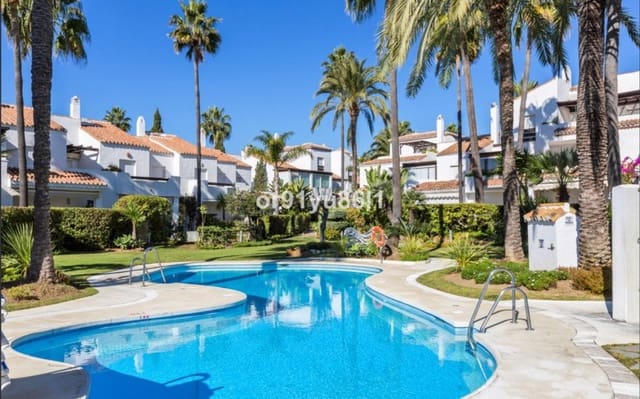 3 bedroom Townhouse for sale in Los Monteros, Marbella with pool garage - € 1,200,000 (Ref: 9518408)