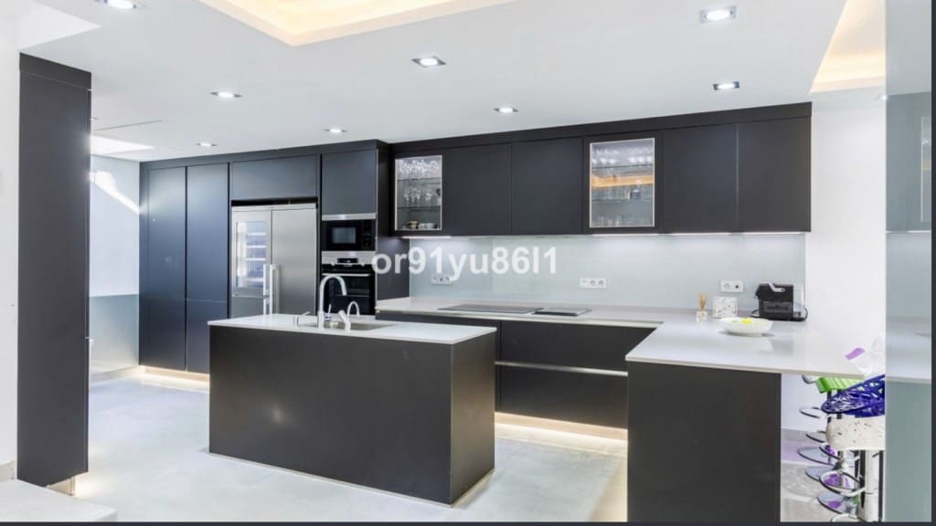 3 bedroom Townhouse for sale in Los Monteros with pool garage - € 1,200,000 (Ref: 9518408)