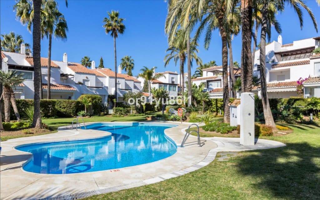 3 bedroom Townhouse for sale in Los Monteros with pool garage - € 1,200,000 (Ref: 9518408)
