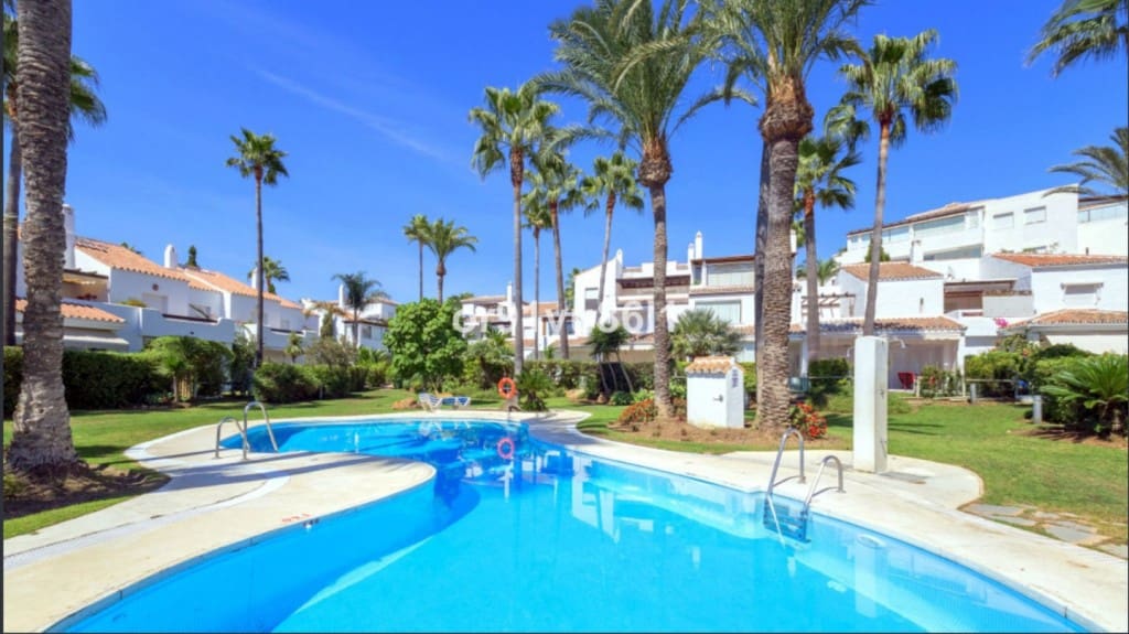 3 bedroom Townhouse for sale in Los Monteros with pool garage - € 1,200,000 (Ref: 9518408)