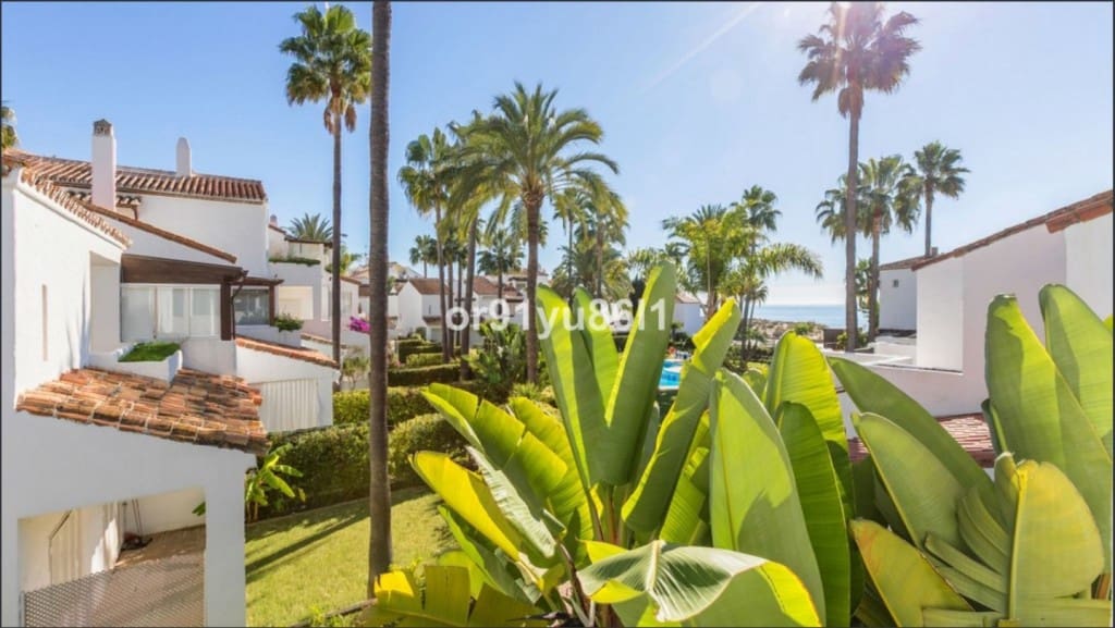 3 bedroom Townhouse for sale in Los Monteros with pool garage - € 1,200,000 (Ref: 9518408)