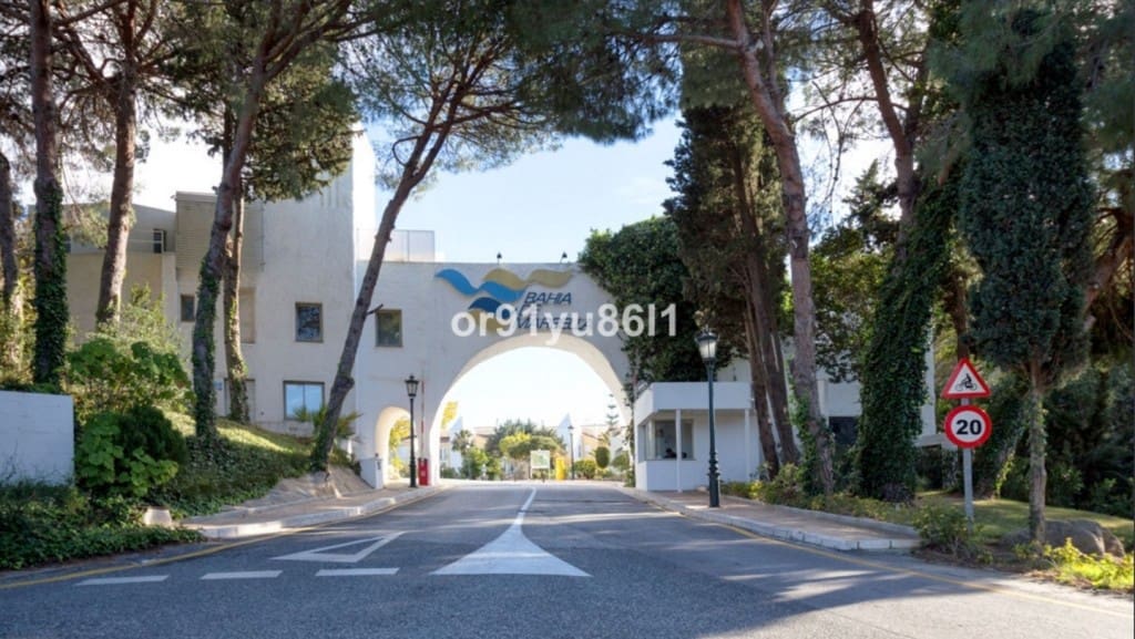 3 bedroom Townhouse for sale in Los Monteros with pool garage - € 1,200,000 (Ref: 9518408)