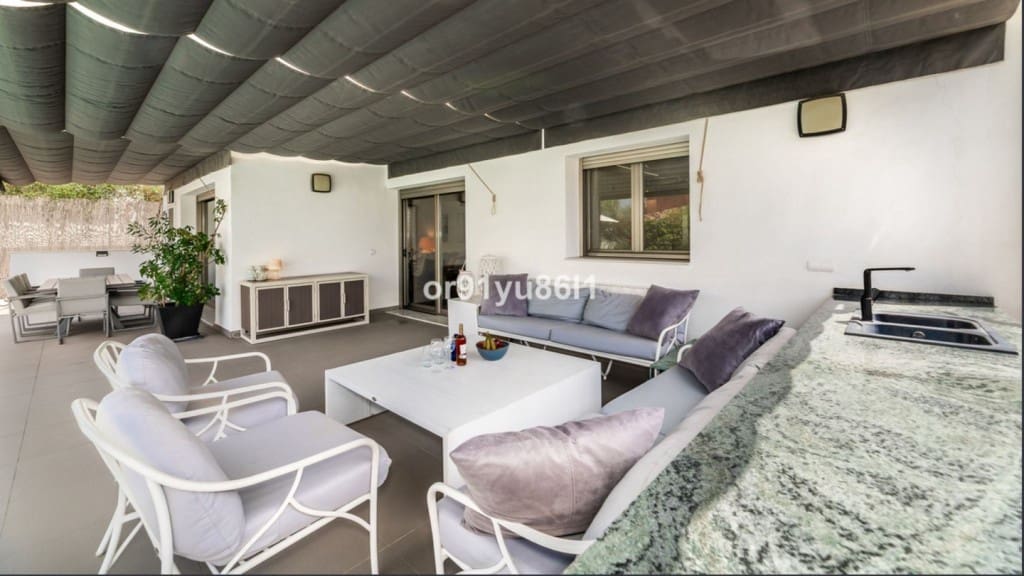 3 bedroom Villa for sale in Las Chapas with pool garage - € 1,749,000 (Ref: 9518409)