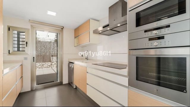 3 bedroom Villa for sale in Las Chapas, Marbella with pool garage - € 1,749,000 (Ref: 9518409)