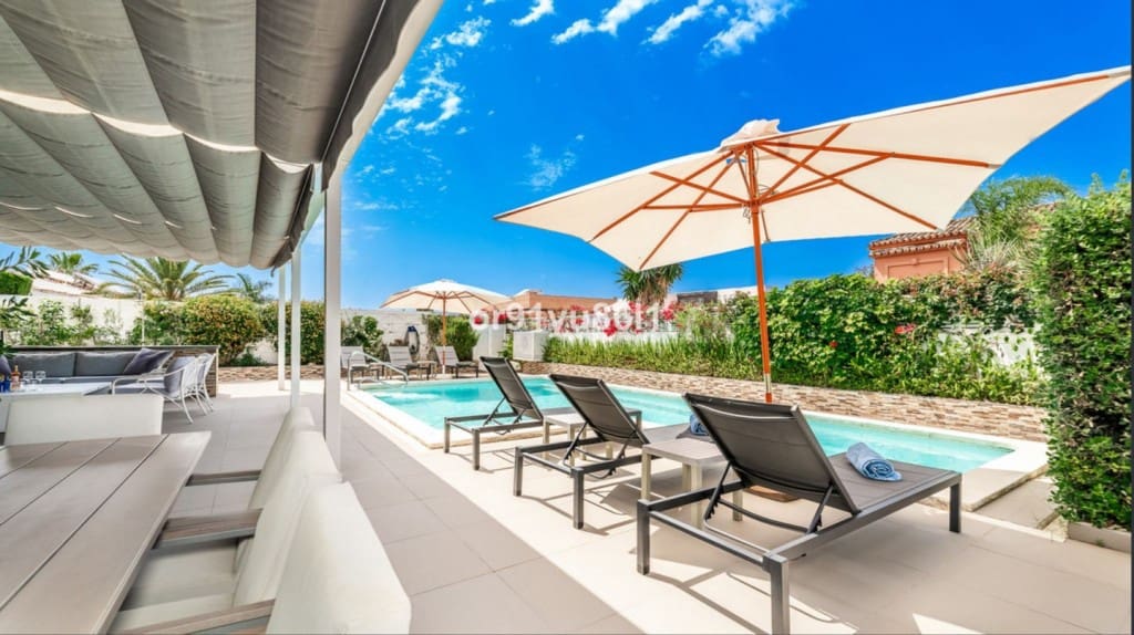 3 bedroom Villa for sale in Las Chapas with pool garage - € 1,749,000 (Ref: 9518409)