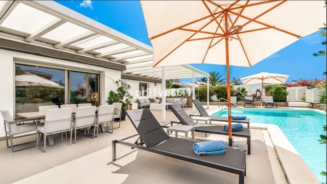 3 bedroom Villa for sale in Las Chapas, Marbella with pool garage - € 1,749,000 (Ref: 9518409)