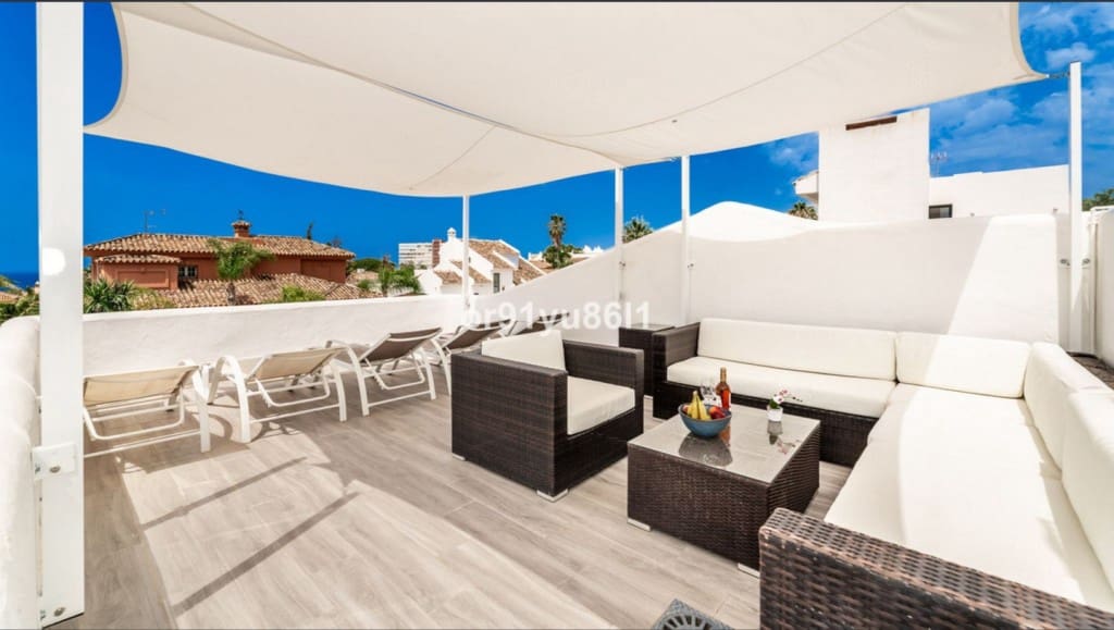 3 bedroom Villa for sale in Las Chapas with pool garage - € 1,749,000 (Ref: 9518409)