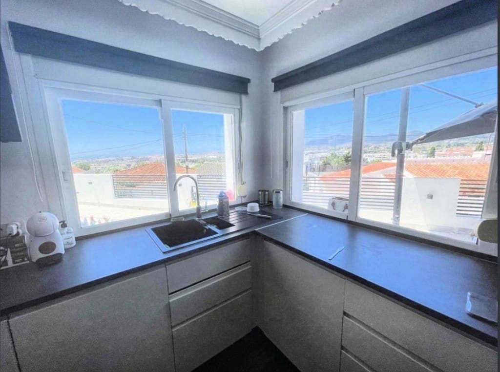 3 makuuhuone Huvila myytävänä paikassa Nueva Andalucia mukana uima-altaan - 1 050 000 € (Ref: 9526058)