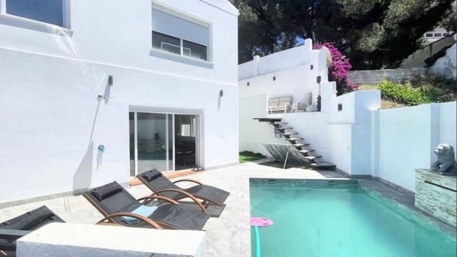 3 makuuhuone Huvila myytävänä paikassa Nueva Andalucia, Marbella mukana uima-altaan - 1 050 000 € (Ref: 9526058)