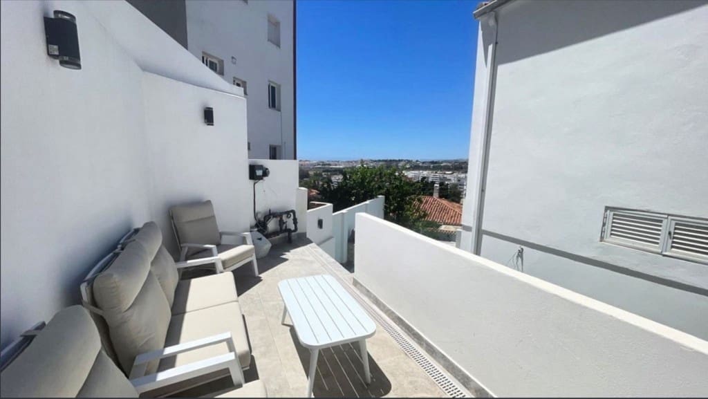 3 makuuhuone Huvila myytävänä paikassa Nueva Andalucia mukana uima-altaan - 1 050 000 € (Ref: 9526058)