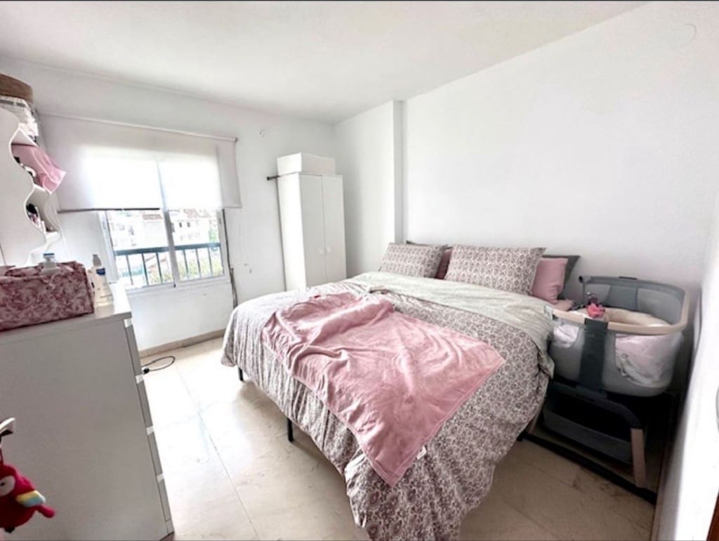 3 soverom Leilighet til salgs i Nueva Andalucia med svømmebasseng garasje - € 320 000 (Ref: 9526060)