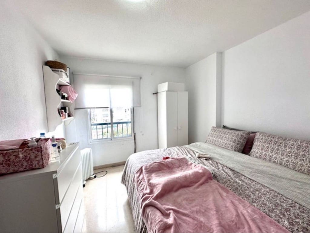 3 soverom Leilighet til salgs i Nueva Andalucia med svømmebasseng garasje - € 320 000 (Ref: 9526060)