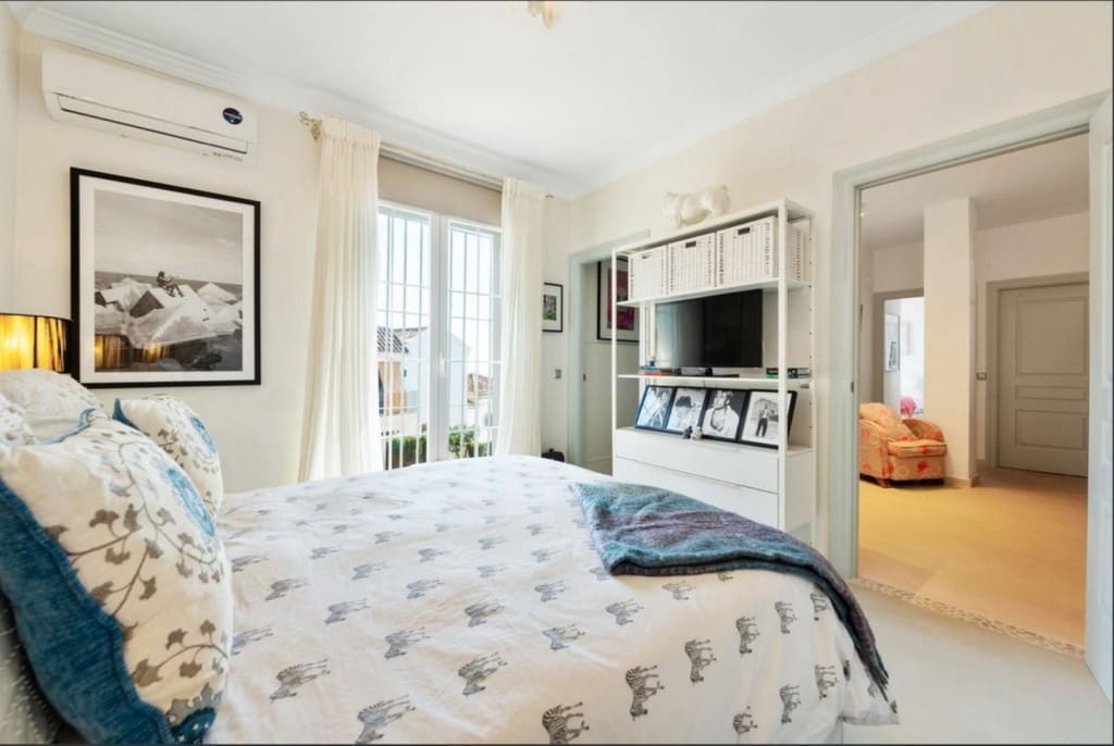 4 quarto Moradia Geminada para venda em Marbella com piscina garagem - 2 195 000 € (Ref: 9526061)